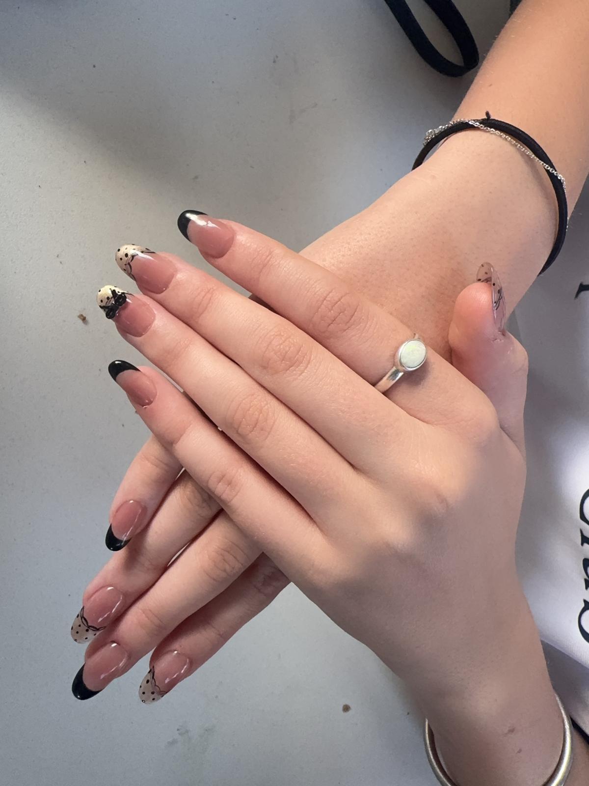 Black French tip press-on nails