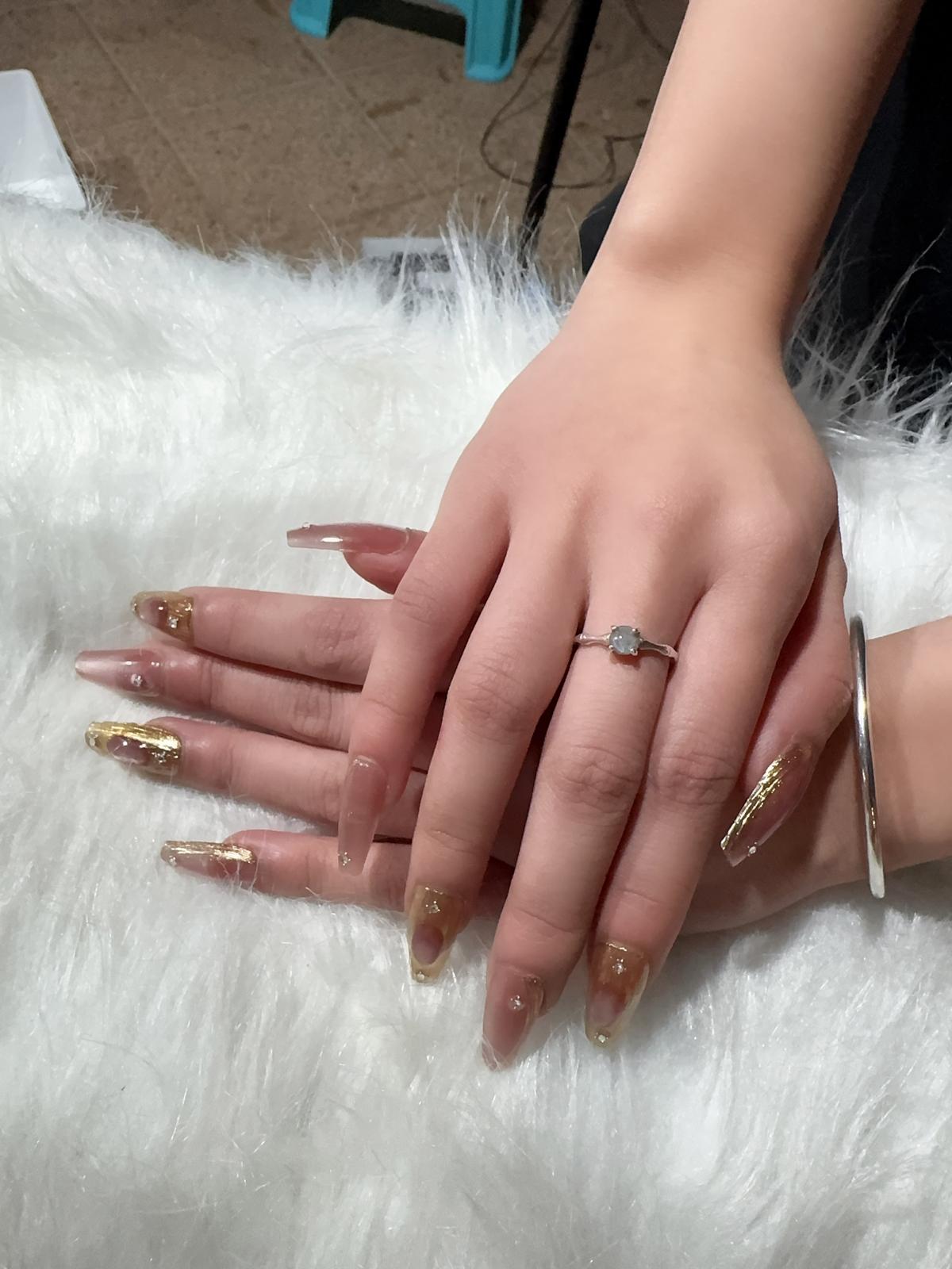 Gold foil press-on nails