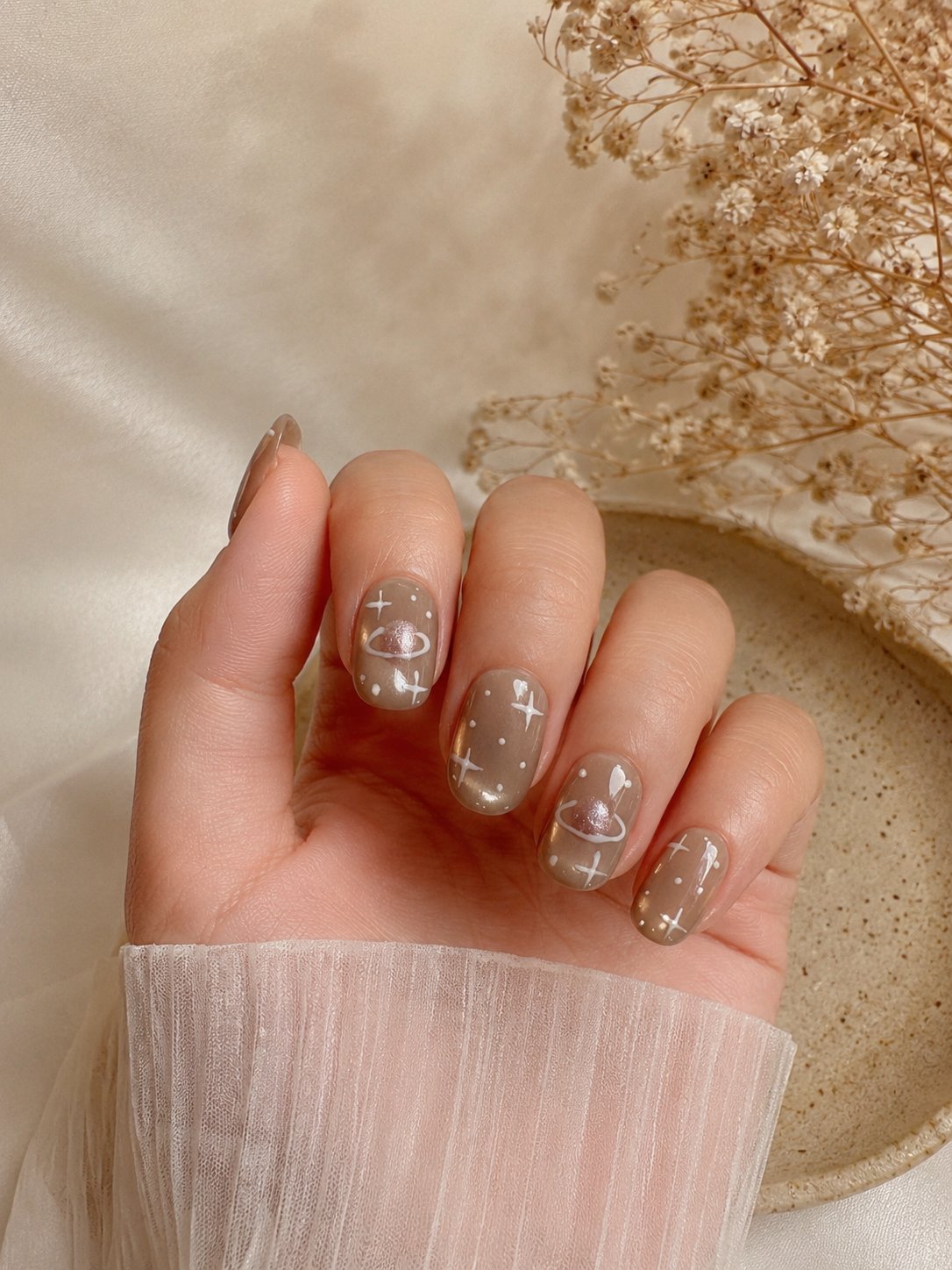 Taupe star press-on nails